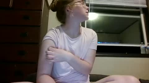 Snapshot of slutty_redhead3 chatting on October 7, 11:45 pm Slutty redhead3 online show from October 7, 11:45 pm