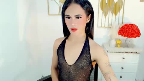 Snapshot of slutty_vanna chatting on February 19, 2:11 pm mia online show from February 19, 2:11 pm