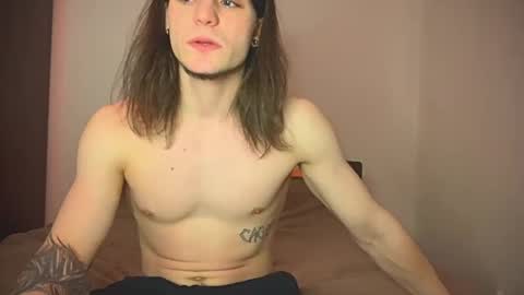 Snapshot of sly_gus chatting on February 17, 6:17 pm Gus online show from February 17, 6:17 pm