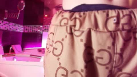 Small Hot19 online show from January 9, 9:26 am