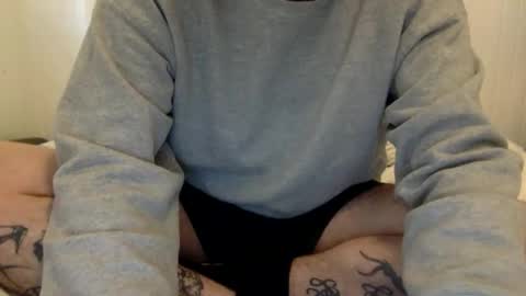 smalldick3315 online show from May 4, 6:47 pm