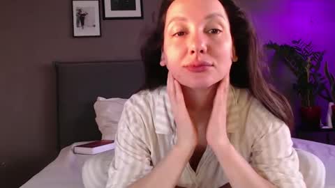 Snapshot of smalltittsbigsoul chatting on February 26, 5:13 am Anna no bbbbybybbabebyy just Anna. And dont call me mom please. online show from February 26, 5:13 am