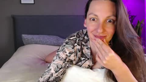 Snapshot of smalltittsbigsoul chatting on March 6, 10:52 am Anna no bbbbybybbabebyy just Anna. And dont call me mom please. online show from March 6, 10:52 am