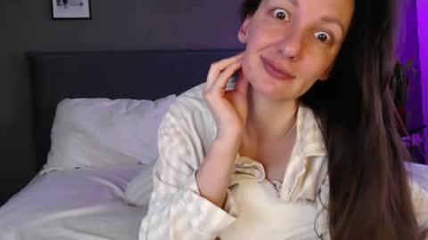Snapshot of smalltittsbigsoul chatting on March 2, 5:44 am Anna no bbbbybybbabebyy just Anna. And dont call me mom please. online show from March 2, 5:44 am