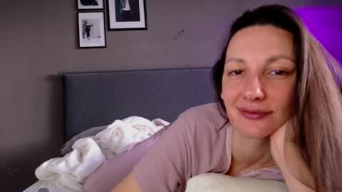 Snapshot of smalltittsbigsoul chatting on February 20, 6:28 am Anna no bbbbybybbabebyy just Anna. And dont call me mom please. online show from February 20, 6:28 am