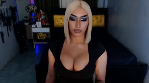 smasherqueen online show from November 27, 10:01 am