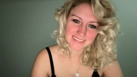 smexxii93 online show from December 4, 3:37 pm