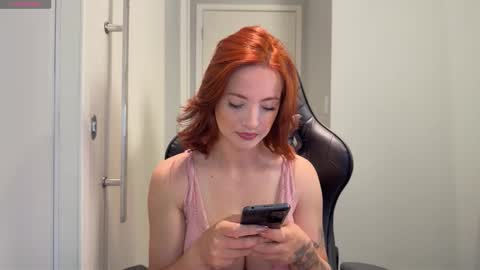 Emily Burns online show from November 16, 7:05 pm