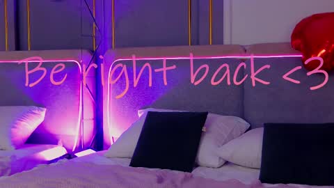 Mia online show from February 16, 8:21 am