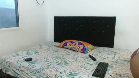 Smith y Mia online show from November 8, 7:39 pm