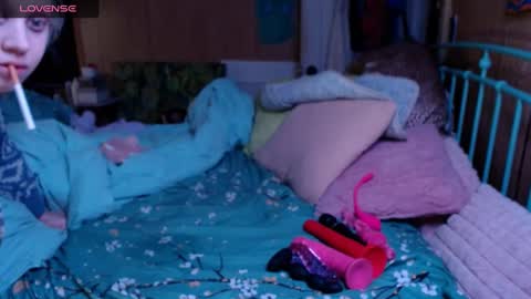 DIAN dee-ann online show from February 11, 8:15 am