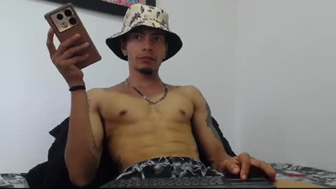 Snapshot of smooke_skinny chatting on September 29, 7:35 pm Daniel Aston online show from September 29, 7:35 pm