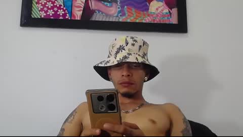 Snapshot of smooke_skinny chatting on October 2, 9:13 pm Daniel Aston online show from October 2, 9:13 pm