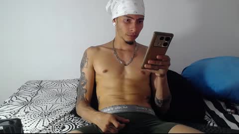 Snapshot of smooke_skinny chatting on October 19, 8:46 pm Daniel Aston online show from October 19, 8:46 pm