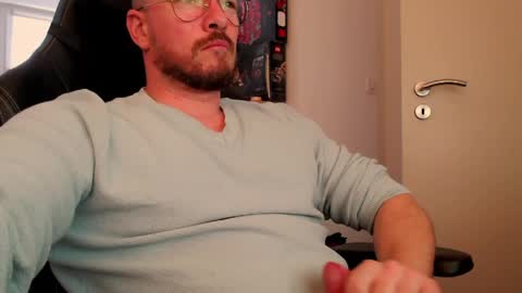 AllDayIDream online show from April 15, 2:31 pm