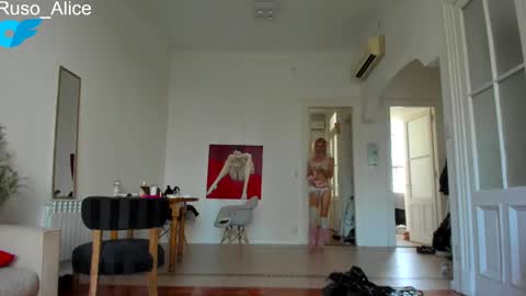 Snapshot of sn0wcat chatting on February 17, 3:44 pm   online show from February 17, 3:44 pm