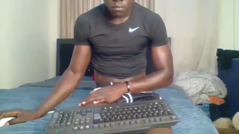 Snapshot of sneaky_link2 chatting on December 3, 1:17 pm papi online show from December 3, 1:17 pm