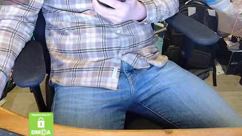 Sneakybill online show from March 7, 7:52 am