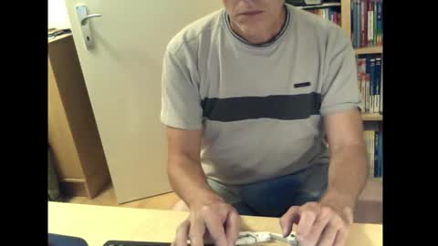 Snapshot of sneaxfreund chatting on October 16, 10:41 pm sneaxfreund online show from October 16, 10:41 pm