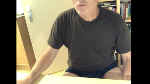 Snapshot of sneaxfreund chatting on September 13, 10:34 pm sneaxfreund online show from September 13, 10:34 pm