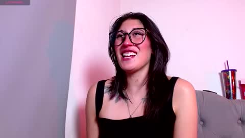 IG     OF red moonn online show from November 28, 6:21 am