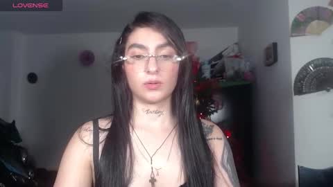 snow_sweet online show from November 27, 7:05 am