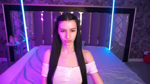 snow_whiteeex online show from March 12, 6:50 am