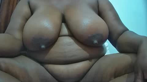 Snapshot of snowbell91 chatting on December 4, 9:45 am snowbell91 online show from December 4, 9:45 am