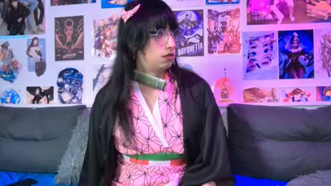Snapshot of snowblack_ chatting on September 25, 5:42 pm Snow and Bubble online show from September 25, 5:42 pm