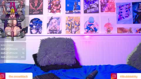 Snapshot of snowblack_ chatting on February 23, 5:45 am Snow and Bubble online show from February 23, 5:45 am