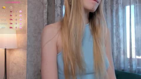Snapshot of so__sweet chatting on February 25, 1:10 pm Alice - Birthday Girl online show from February 25, 1:10 pm