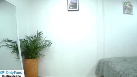 Snapshot of soffi_rousel_ chatting on February 23, 5:07 pm soffi_rousel_ online show from February 23, 5:07 pm