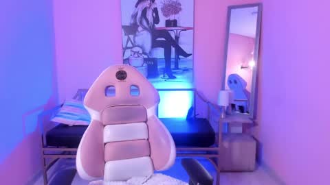 soffi_x online show from May 6, 10:05 pm