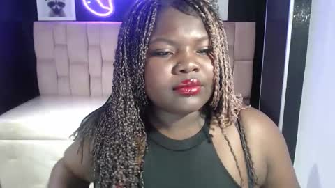 Snapshot of soffia_b chatting on September 11, 3:19 am soffia_b online show from September 11, 3:19 am