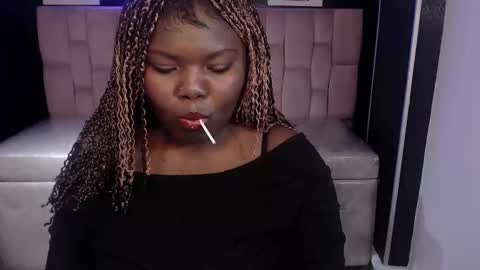 Snapshot of soffia_b chatting on September 13, 3:31 am soffia_b online show from September 13, 3:31 am