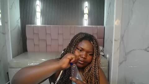 Snapshot of soffia_b chatting on October 11, 3:33 am soffia_b online show from October 11, 3:33 am
