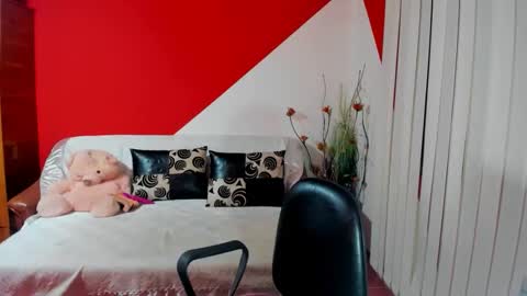 Snapshot of soffy_skye chatting on September 19, 6:06 am Soffy online show from September 19, 6:06 am