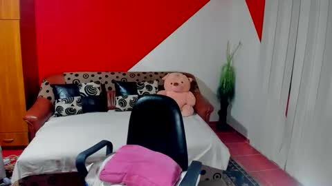 Snapshot of soffy_skye chatting on October 9, 5:13 am Soffy online show from October 9, 5:13 am