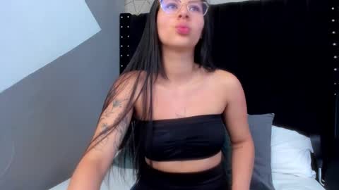 Snapshot of sofi_collins1 chatting on October 19, 5:39 pm Sofia online show from October 19, 5:39 pm