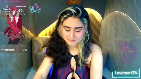 sofi_r_ online show from January 16, 1:31 pm