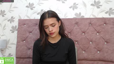 Snapshot of sofia_claark chatting on January 25, 12:58 pm Sofi online show from January 25, 12:58 pm