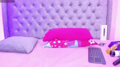 Snapshot of sofia_girl_ chatting on September 13, 8:17 am SOFIA online show from September 13, 8:17 am