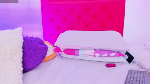 Snapshot of sofia_girl_ chatting on February 9, 7:26 am SOFIA online show from February 9, 7:26 am