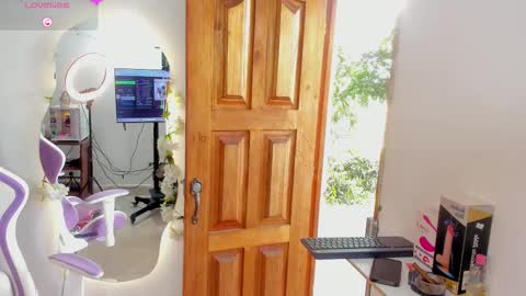 sofia online show from October 31, 5:13 pm