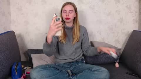 Sofia here online show from May 11, 12:17 am