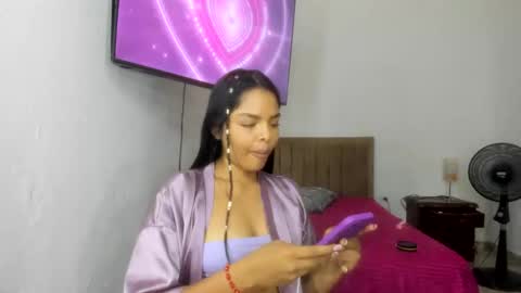 Snapshot of sofiacandy17 chatting on October 15, 7:15 pm Danna Sofia online show from October 15, 7:15 pm