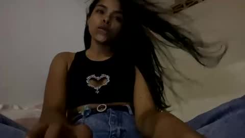 Snapshot of sofiacandy17 chatting on February 25, 12:03 am Danna Sofia online show from February 25, 12:03 am