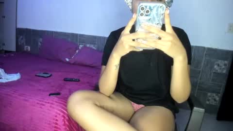 Snapshot of sofiacandy17 chatting on January 19, 8:30 pm Danna Sofia online show from January 19, 8:30 pm