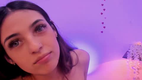 Snapshot of sofiarouge_ chatting on September 9, 11:49 pm Sofia Help me reach 5K followers online show from September 9, 11:49 pm
