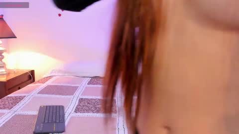Snapshot of sofiarouge_ chatting on February 25, 11:15 pm Sofia Help me reach 5K followers online show from February 25, 11:15 pm